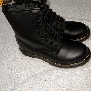 Dr Marten Boots